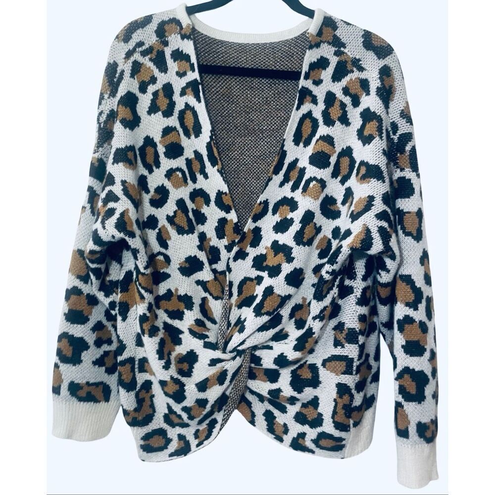 Full Circle Leopard Wrap Top - Picture 3 of 8